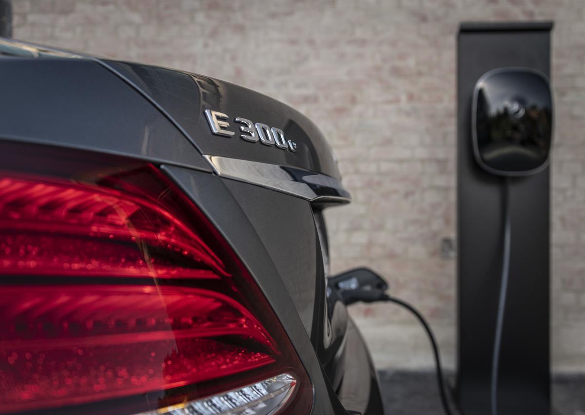 Mercedes-Benz E 300 e Limousine