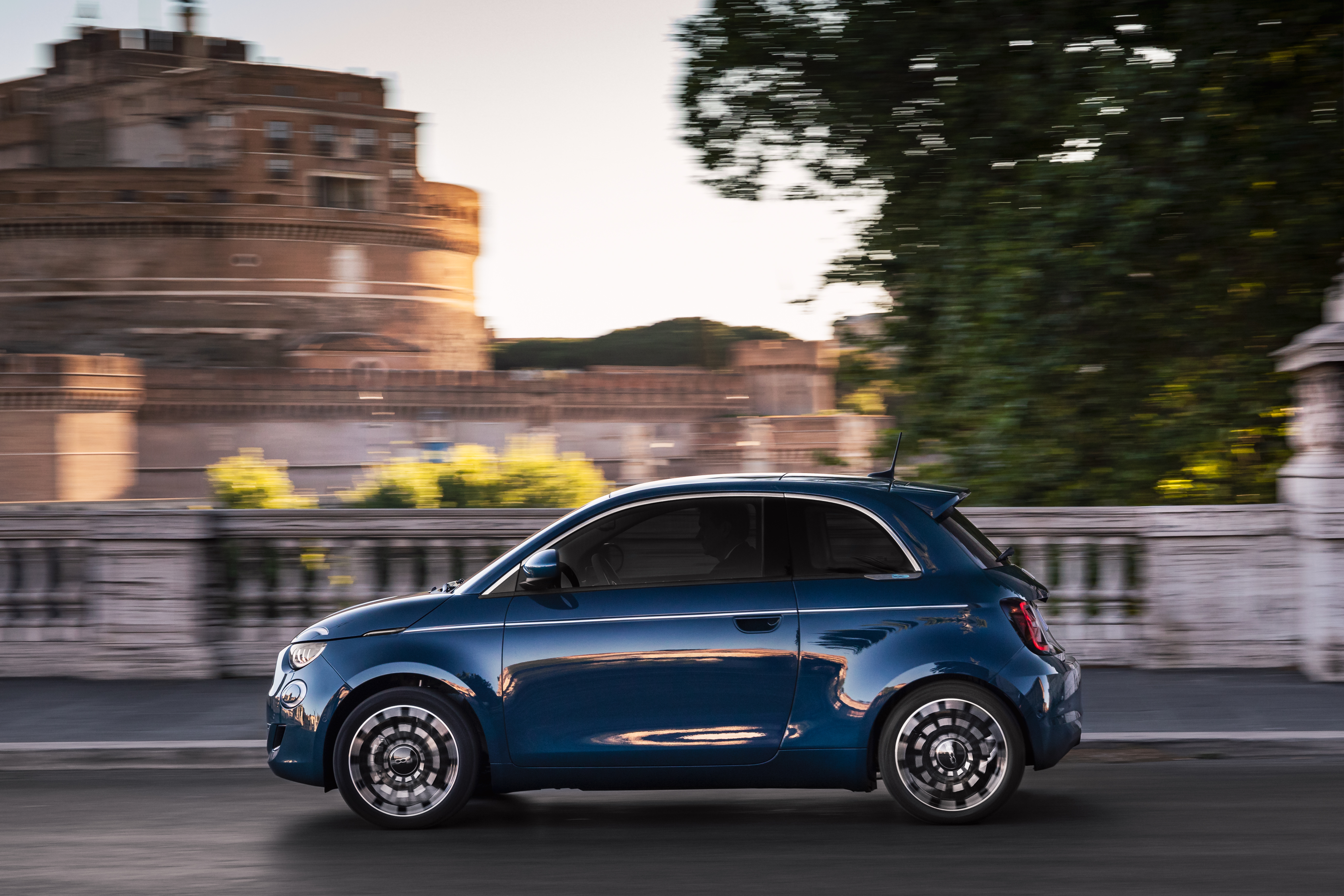 Fiat 500e La Prima